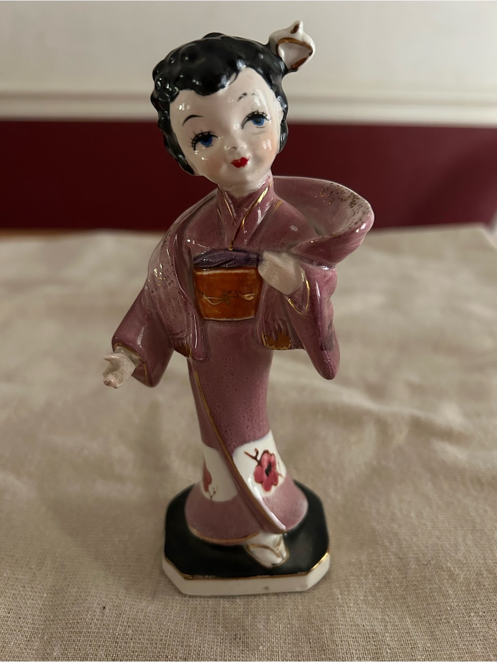 VTG Japanese Porcelain Geisha Girl 1950s Figurine in Dusty Pink With Gold Trim